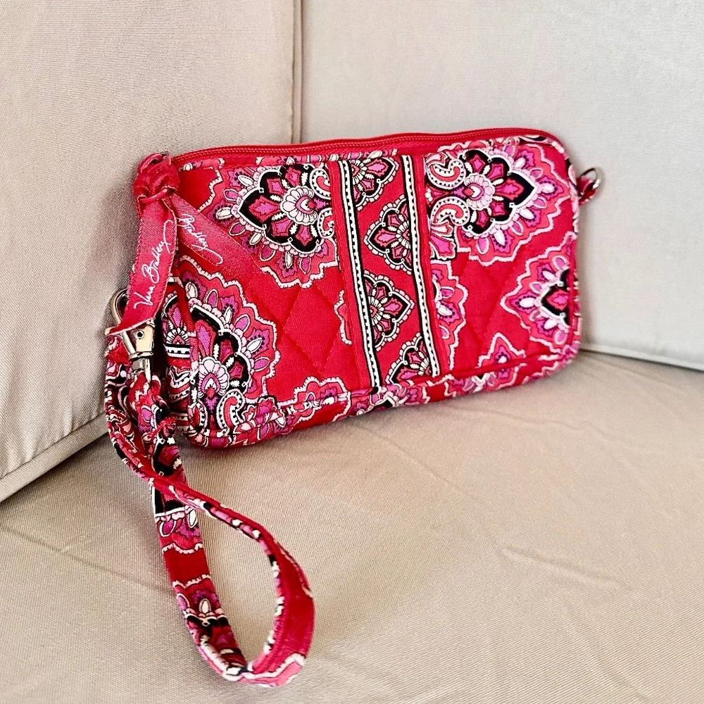 Vera Bradley "Frankly Scarlet" Cellphone Wristlet - Picture 4 of 8